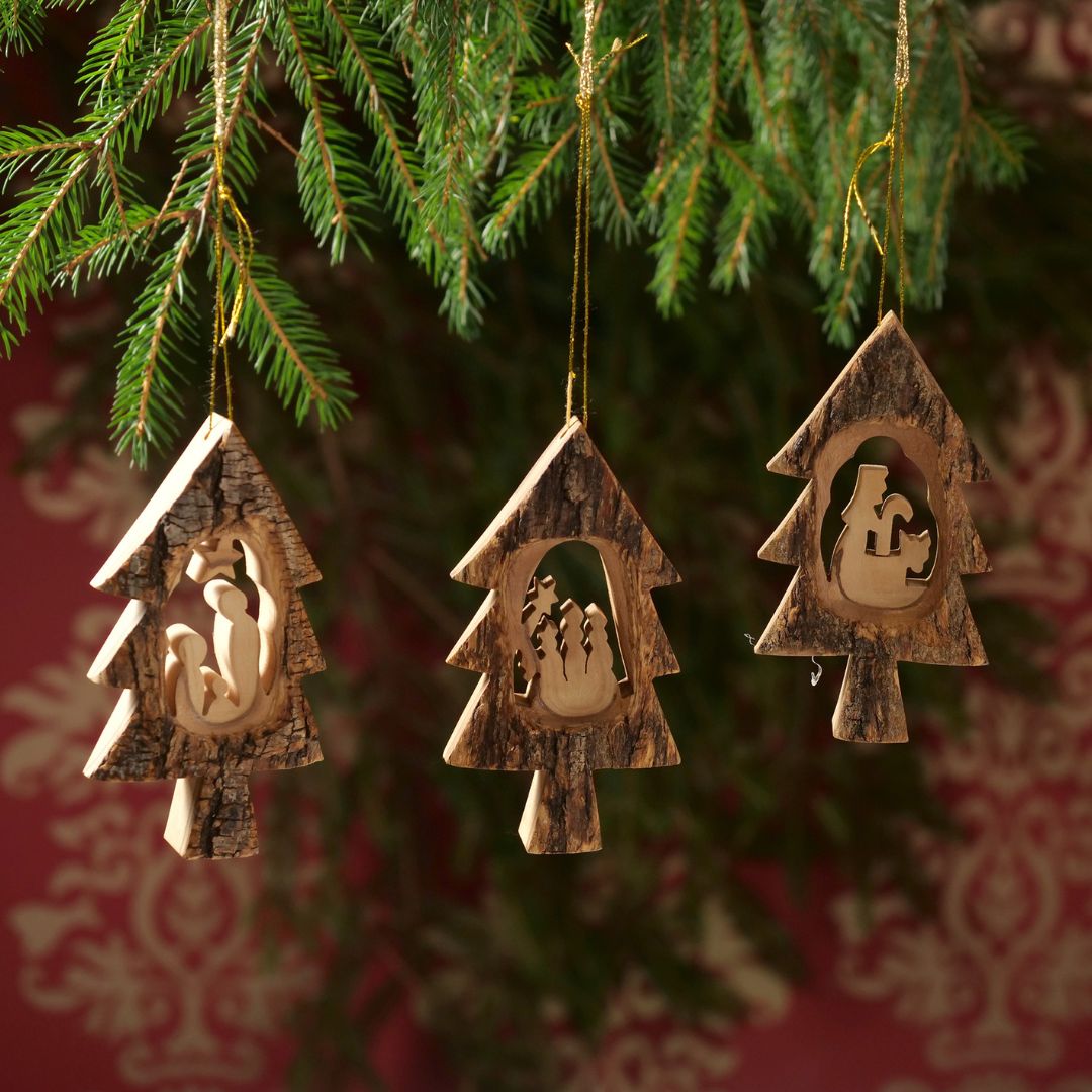 Krippen-Anhänger aus Olivenholz im Tannenbaum mit Rinde (3er Set) | Baumschmuck & Weihnachtsdeko für Advent und Weihnachten