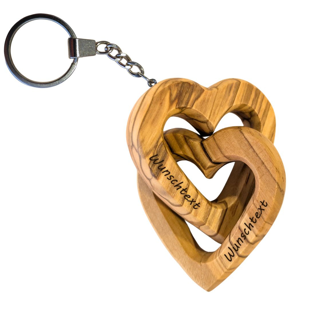 Personalisierter Schlüsselanhänger verbundene Herzen aus Olivenholz mit Gravur | Geschenk zur Hochzeit, Valentinstag, Jahrestag