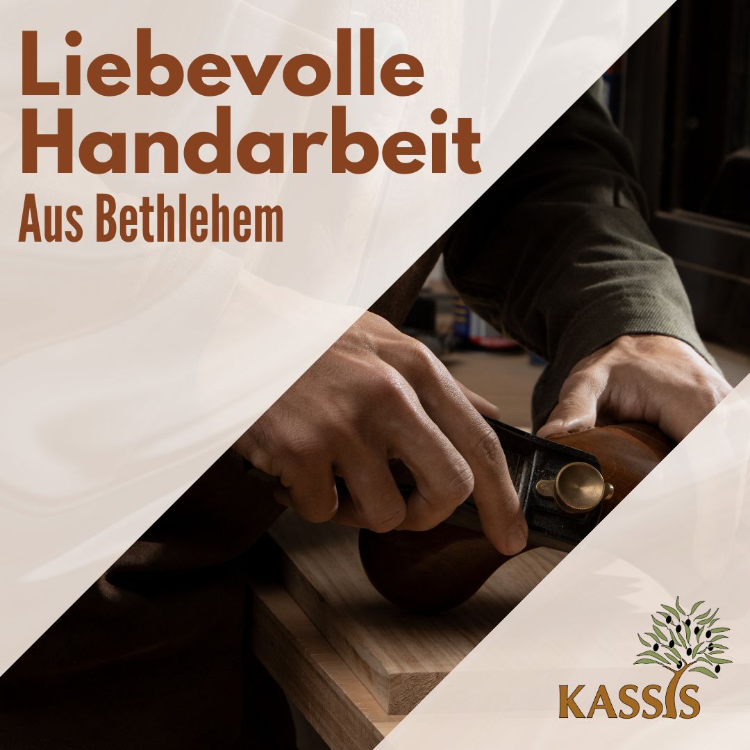 Heilige Familie mit Kind in den Armen – Handgeschnitzte Olivenholzskulptur aus Bethlehem (32 cm)