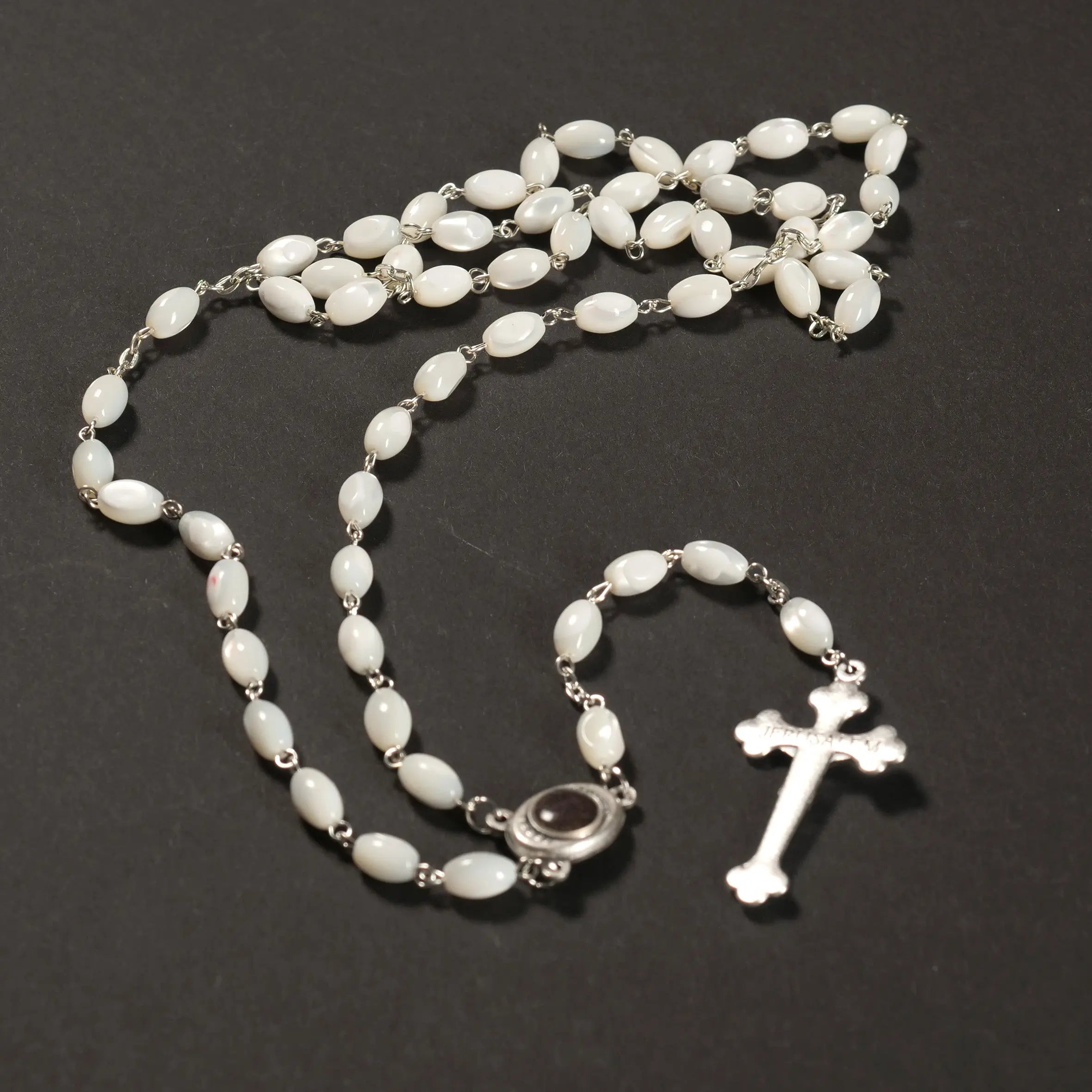Rosenkranz mit ovalen Perlen aus Perlmutt 55 cm handgemacht und gute –  Kassis Geschenkartikel GmbH